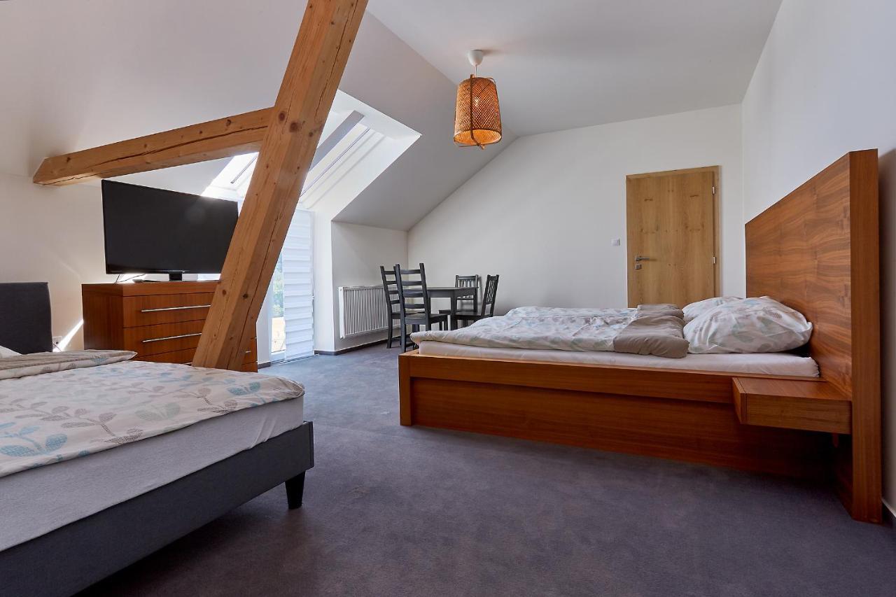 Bilichov Hotel Bagian luar foto