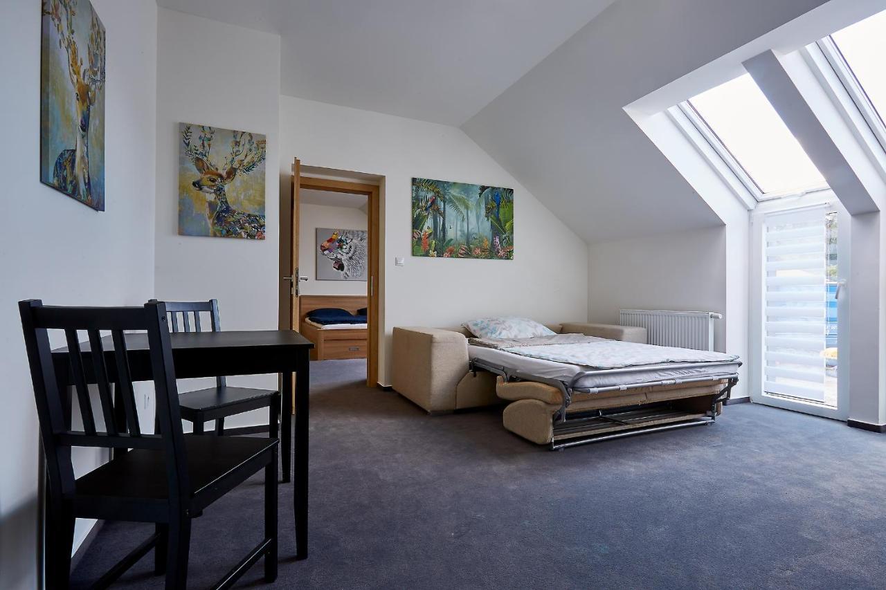Bilichov Hotel Bagian luar foto