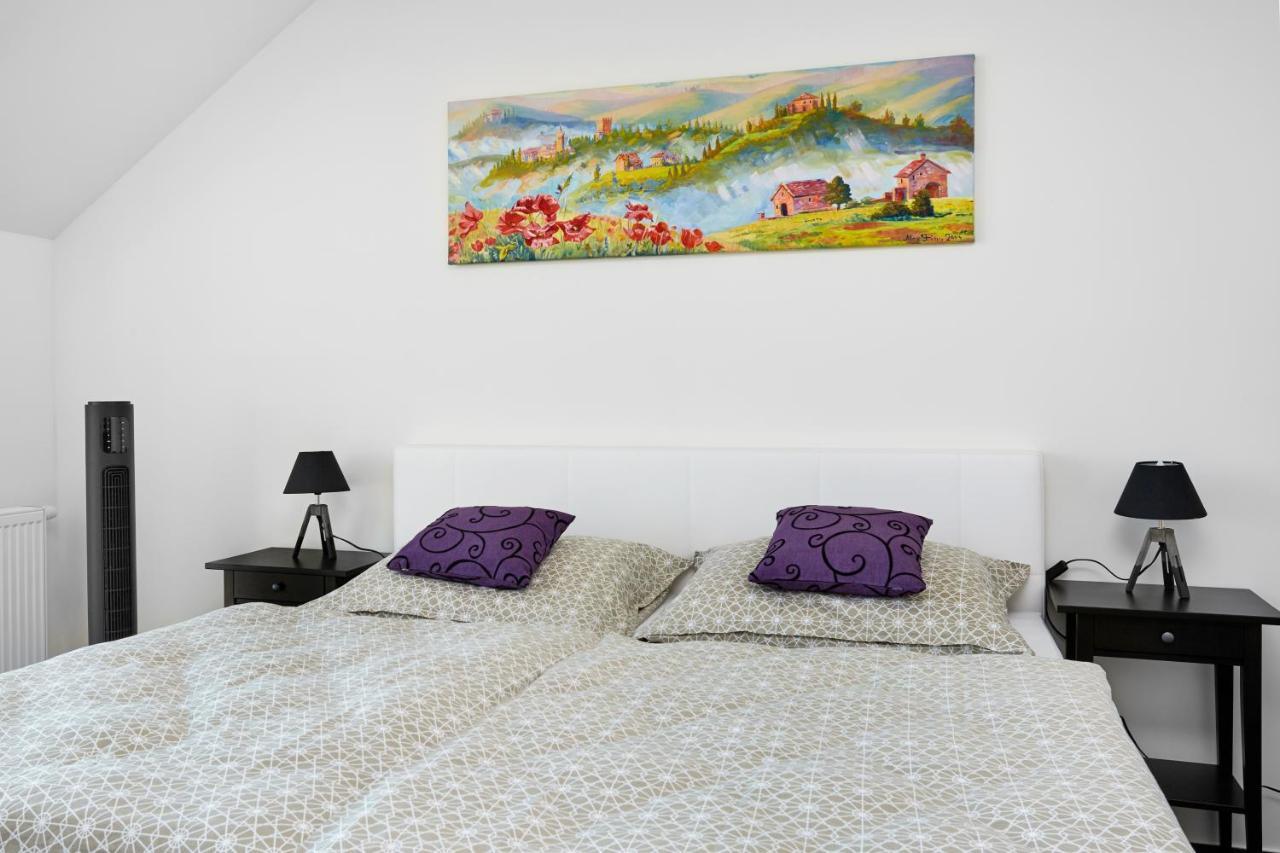 Bilichov Hotel Bagian luar foto