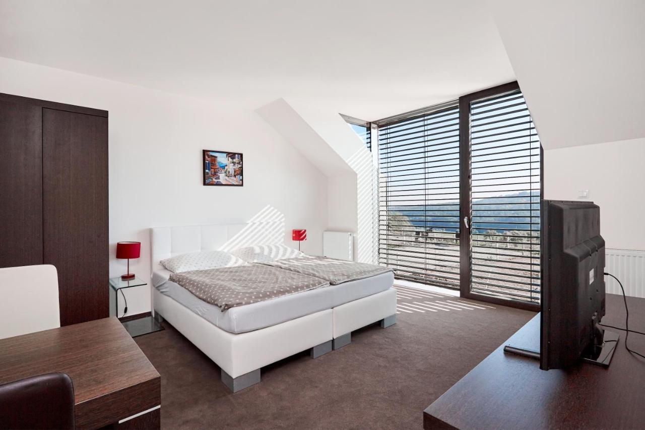 Bilichov Hotel Bagian luar foto
