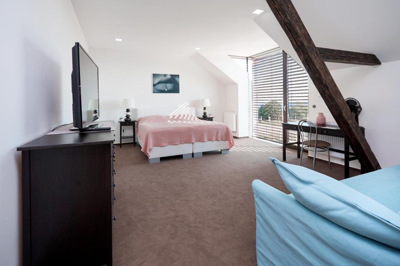 Bilichov Hotel Bagian luar foto